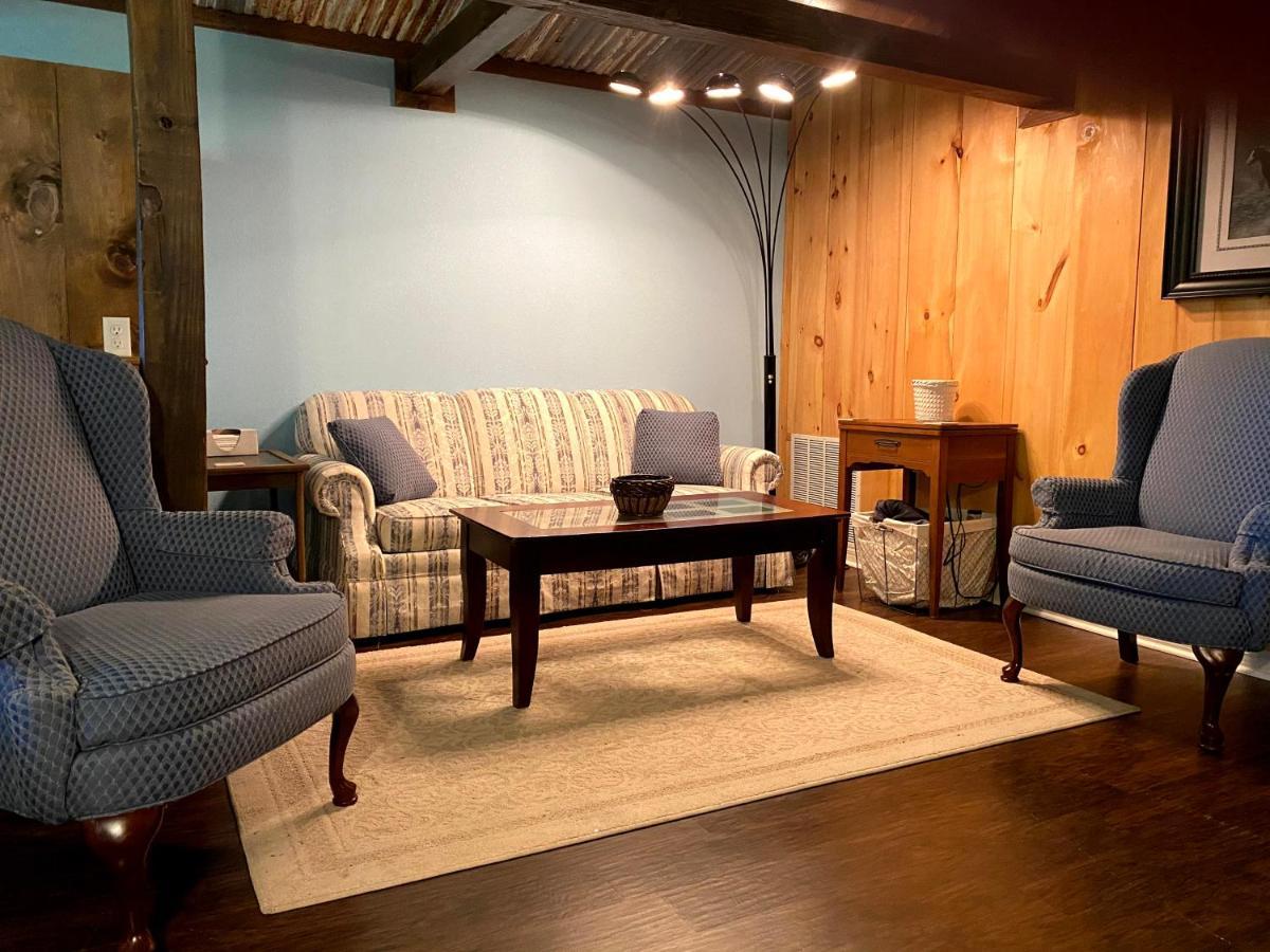 Bunkhouse Farm Stay Fort White Exterior photo